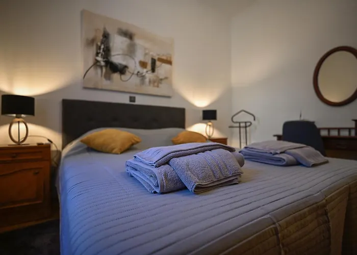 Dominick Apartment *